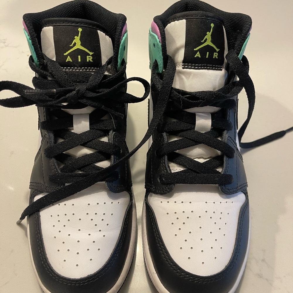 Nike Air Jordan Shoes - Picture 6 of 6